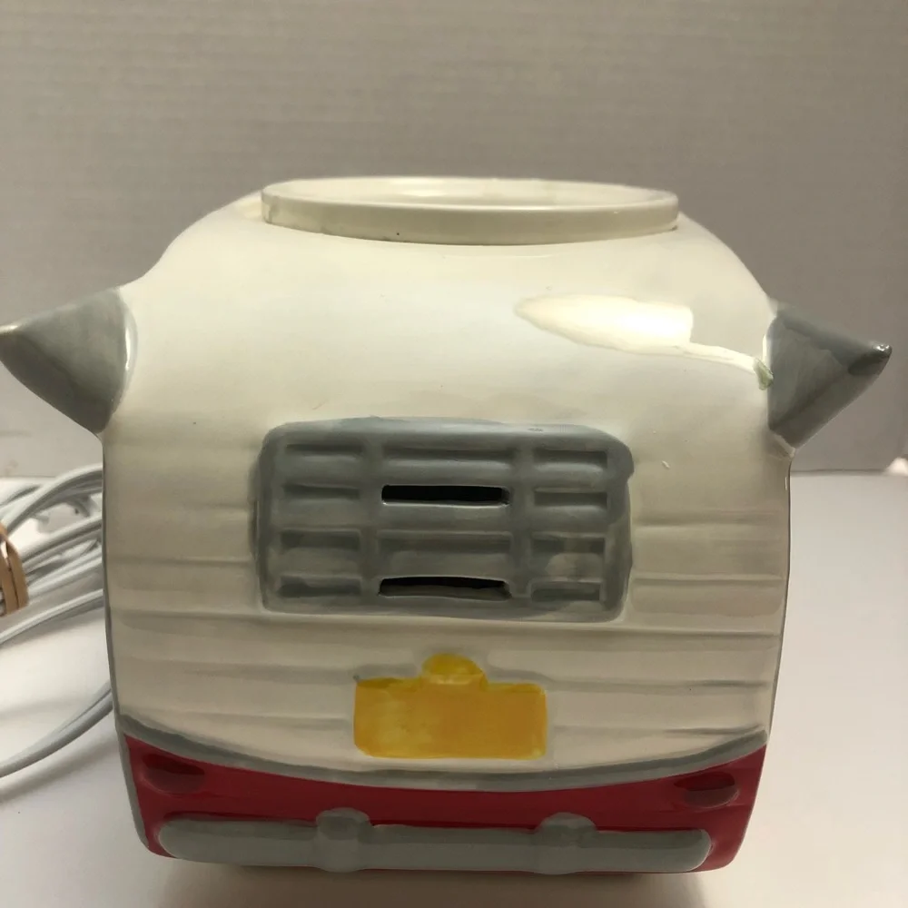 Scentsy Road Less Traveled Camper Warmer